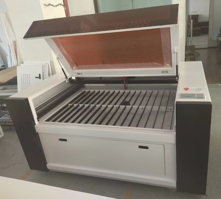 Hochgeschwindigkeitsco2-Laser-Schneidemaschine cO2-Laser-Maschinen-0-1000mm/S für Stich